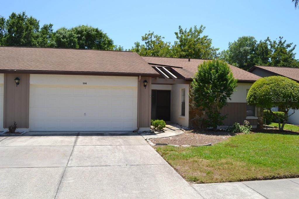 596 Foxwood Boulevard - Photo 1