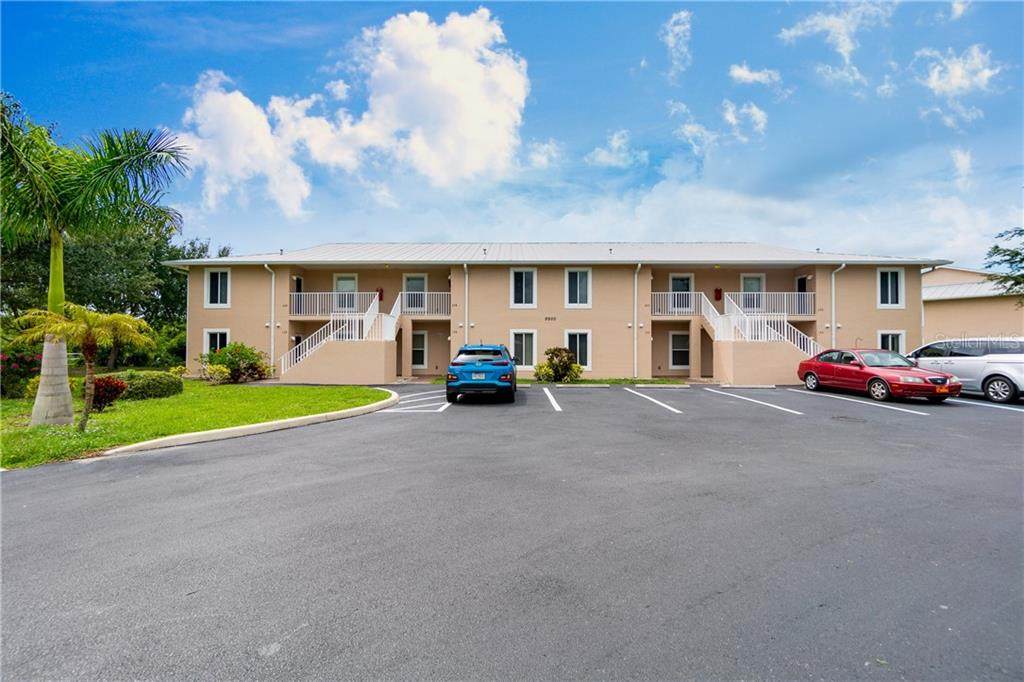 9900 Fiddlers Green Circle - Photo 1