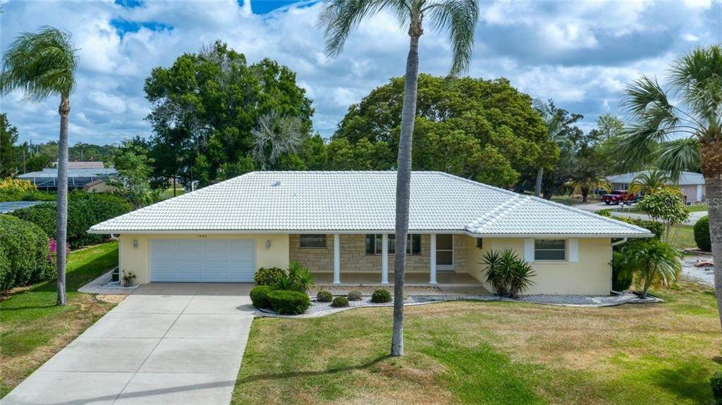 1933 Greenlawn Drive - Photo 1