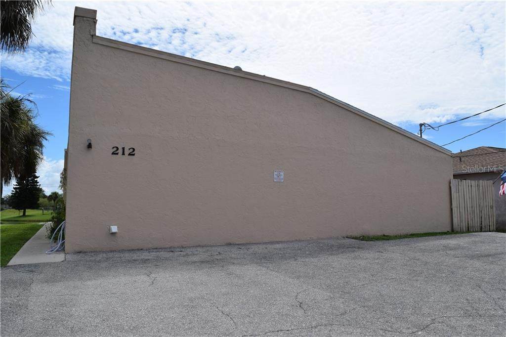 212 Boundary Boulevard - Photo 1