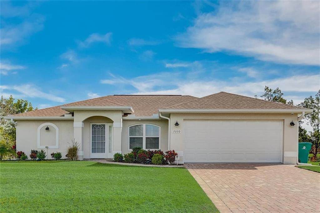 7050 Sunnybrook Boulevard - Photo 1
