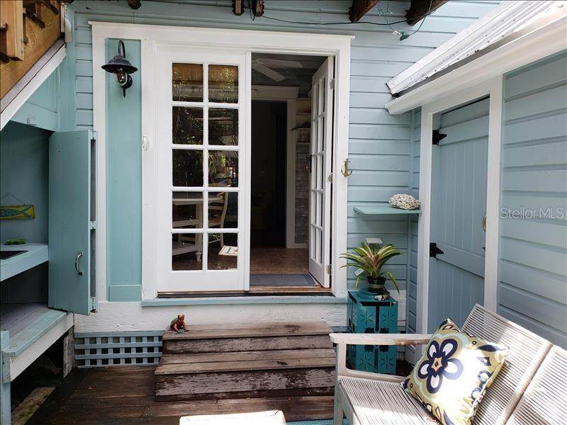 370 Railroad Avenue - Photo 1