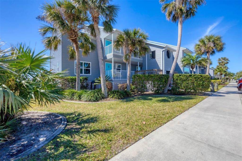 4410 Warren Avenue - Photo 1