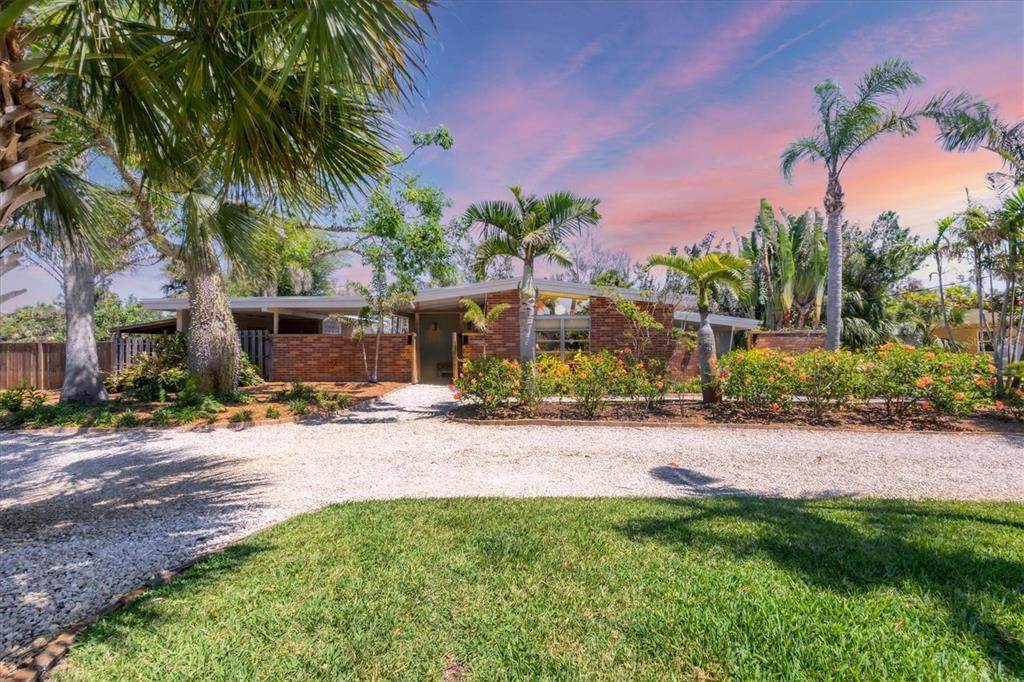 20 Spaniards Rd - Photo 1