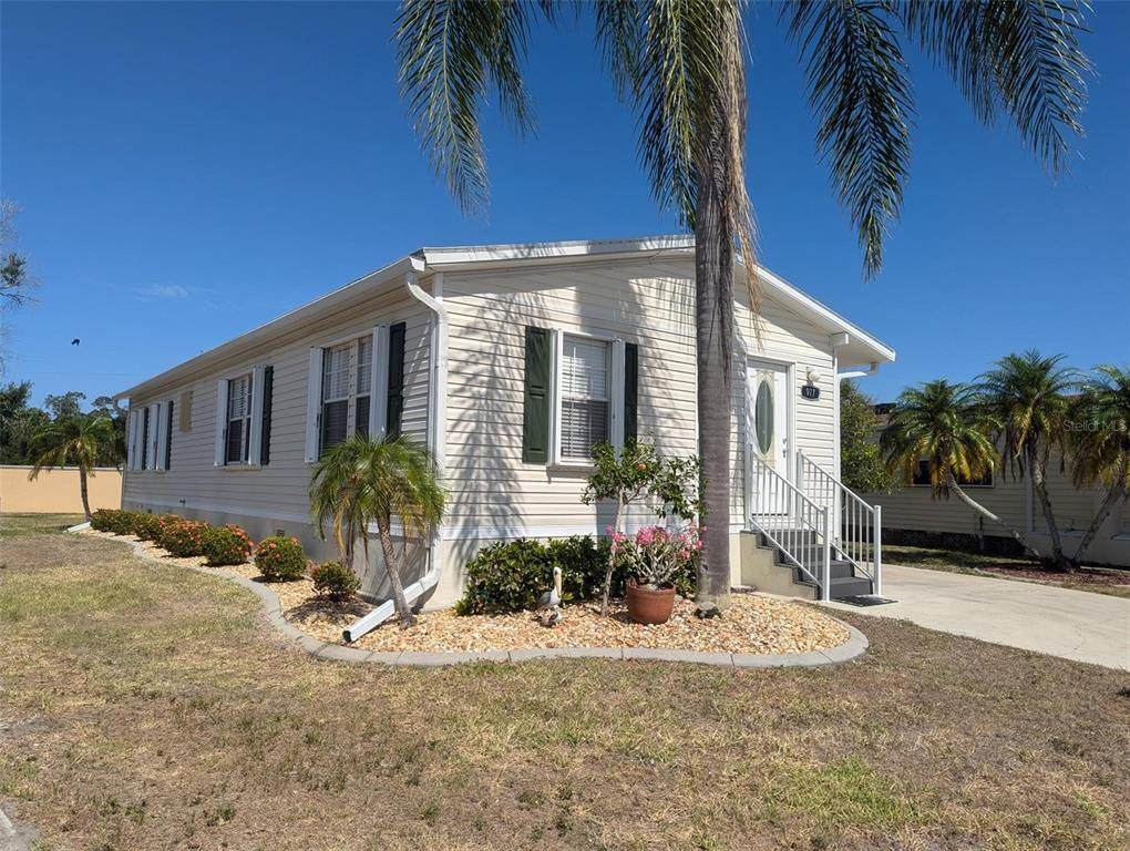 2100 Kings Highway - Photo 1