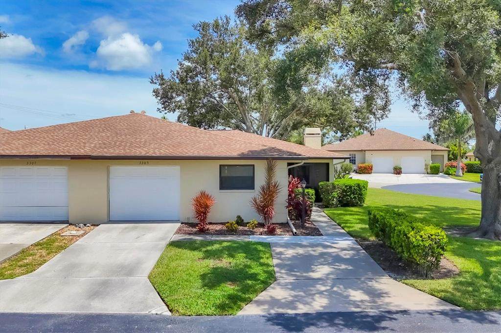 3305 Vivienda Boulevard - Photo 1