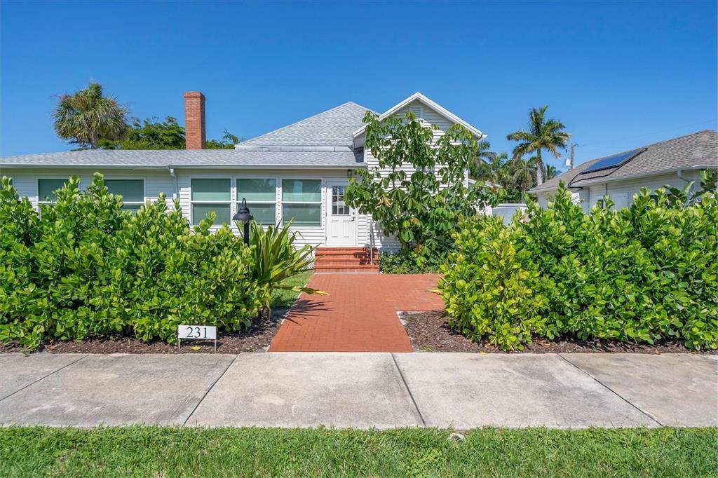 231 Gilchrist Avenue - Photo 1