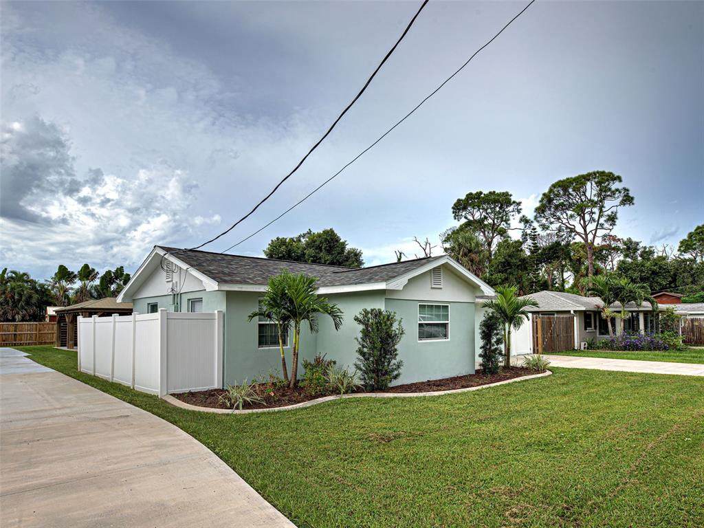 425 Yale Street - Photo 1