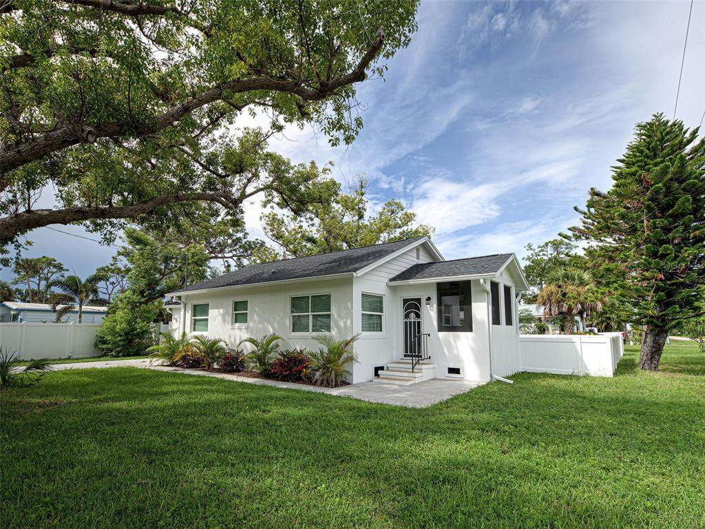 611 Wentworth Street - Photo 1