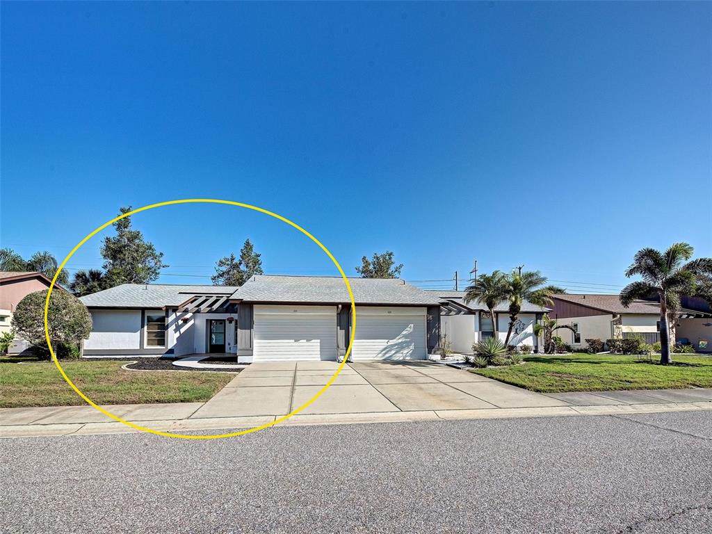 631 Foxwood Boulevard - Photo 1