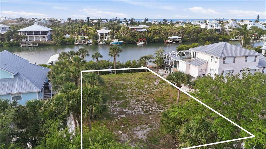 84 Palm Drive - Photo 1