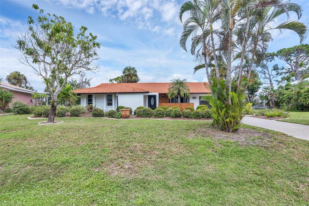 4696 Pompano Street - Photo 1