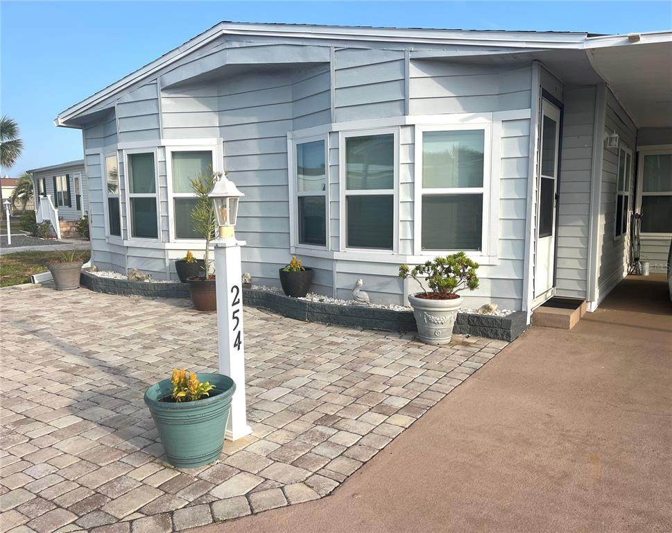254 Seabreeze Drive - Photo 1