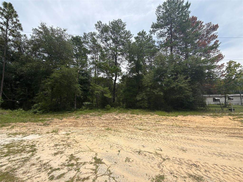 140 Cherokee Drive - Photo 1