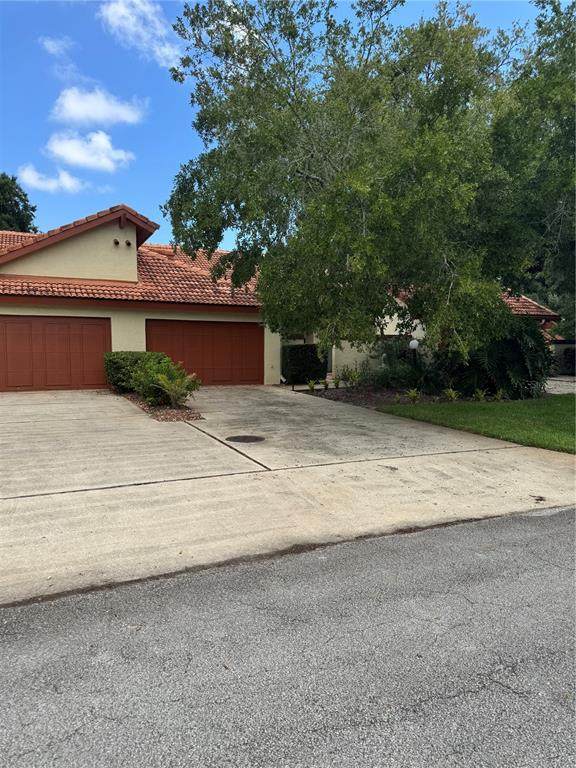 21 Village Circle - Photo 1