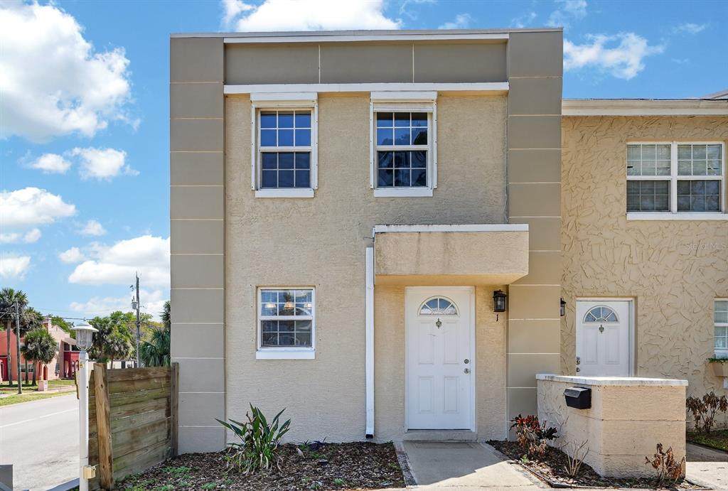 437 Oleander Avenue - Photo 1