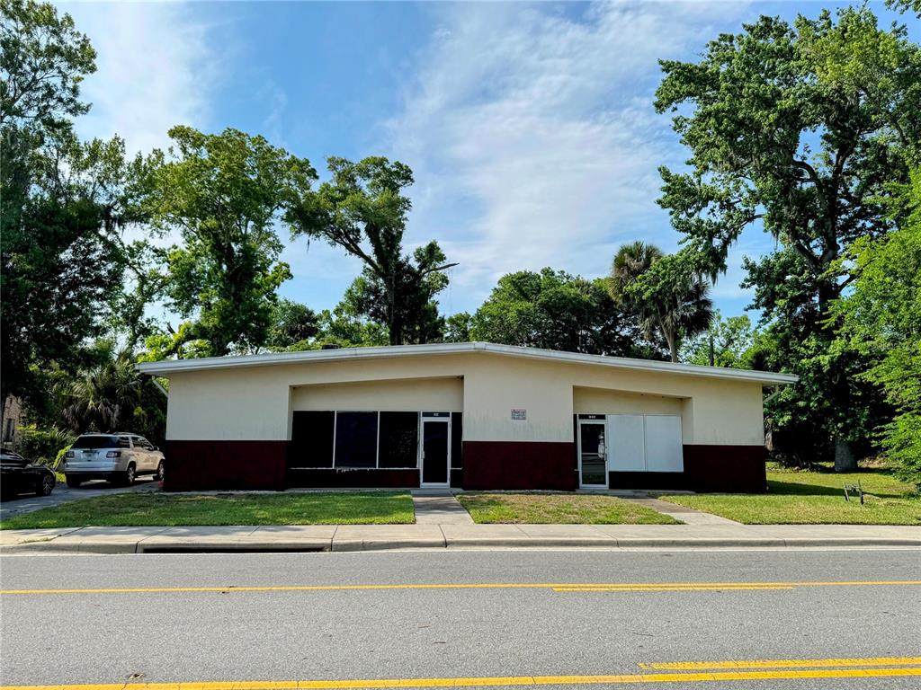 932 Orange Avenue - Photo 1