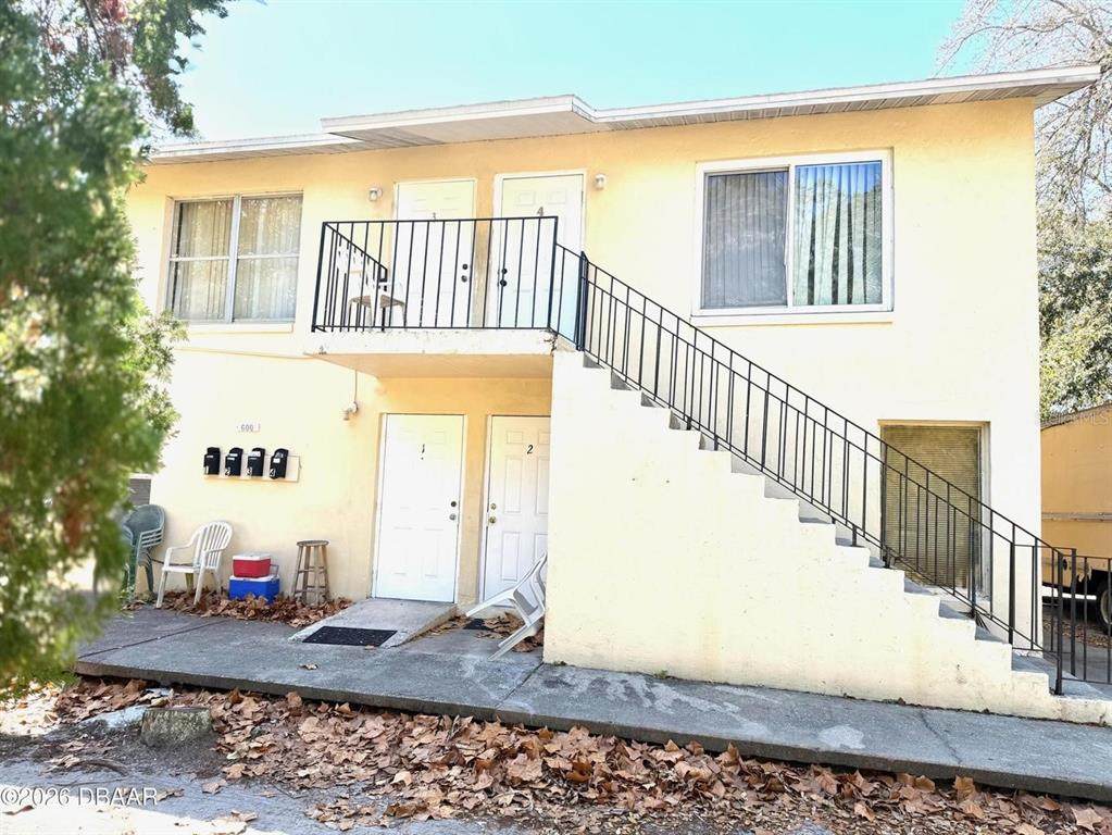 600 Segrave Street - Photo 1
