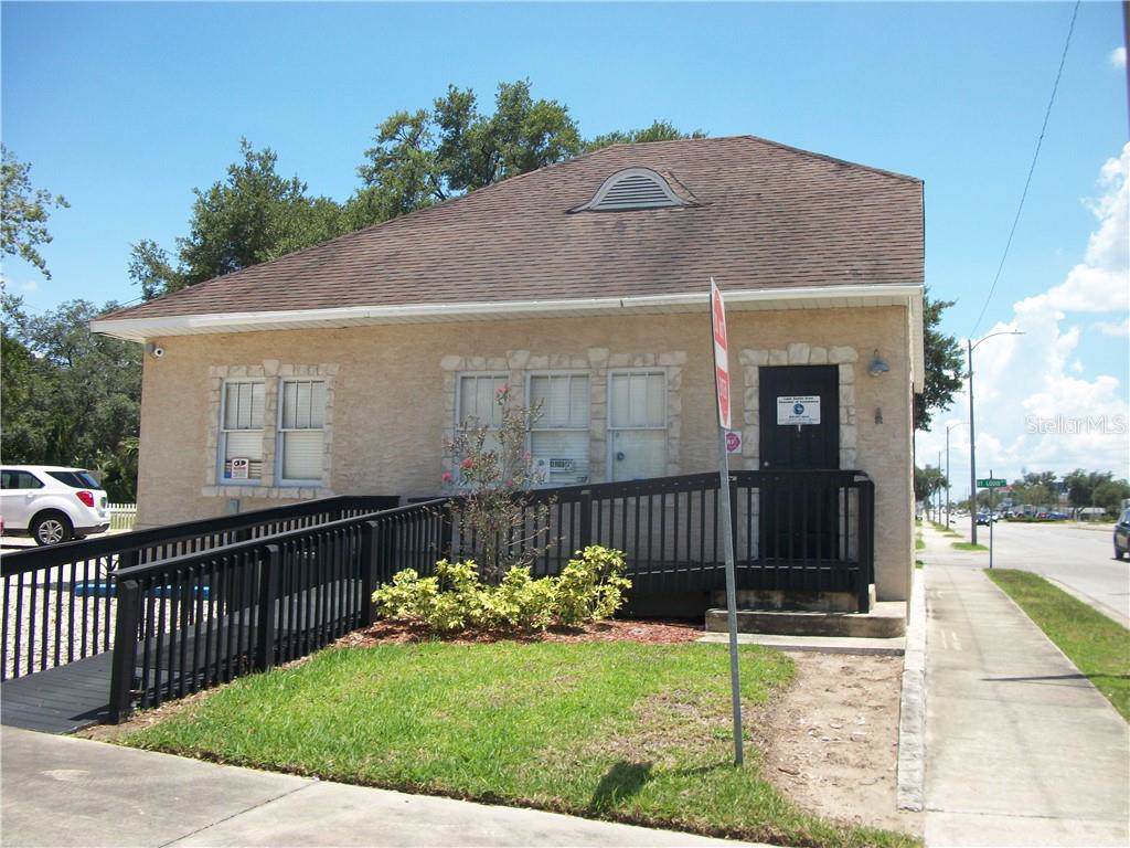 1809 Bay Street - Photo 1