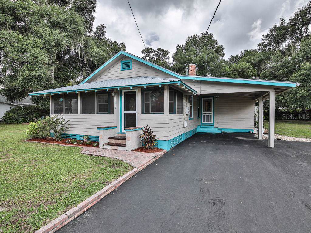 915 8TH Avenue - Photo 1
