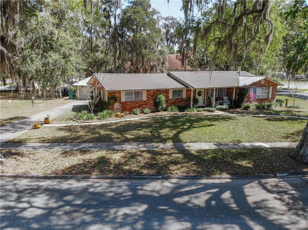 204 Webster Street - Photo 1