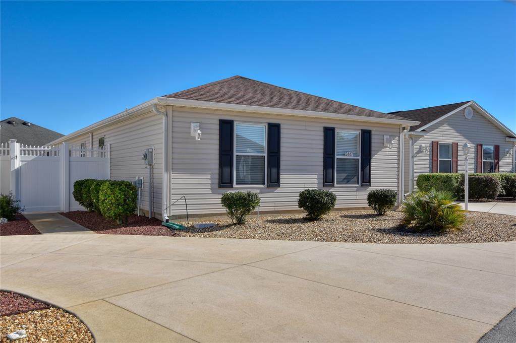 2447 Dundee Terrace - Photo 1