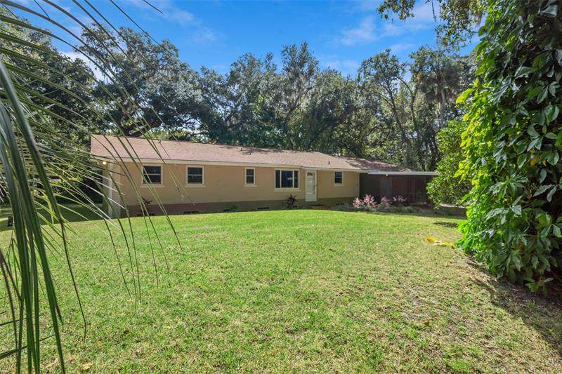 715 Flora Point - Photo 1
