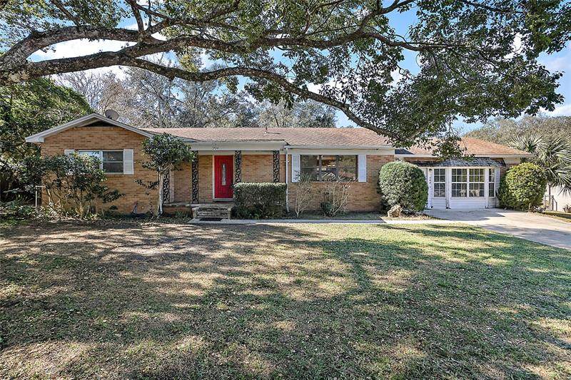 704 Olive Avenue - Photo 1