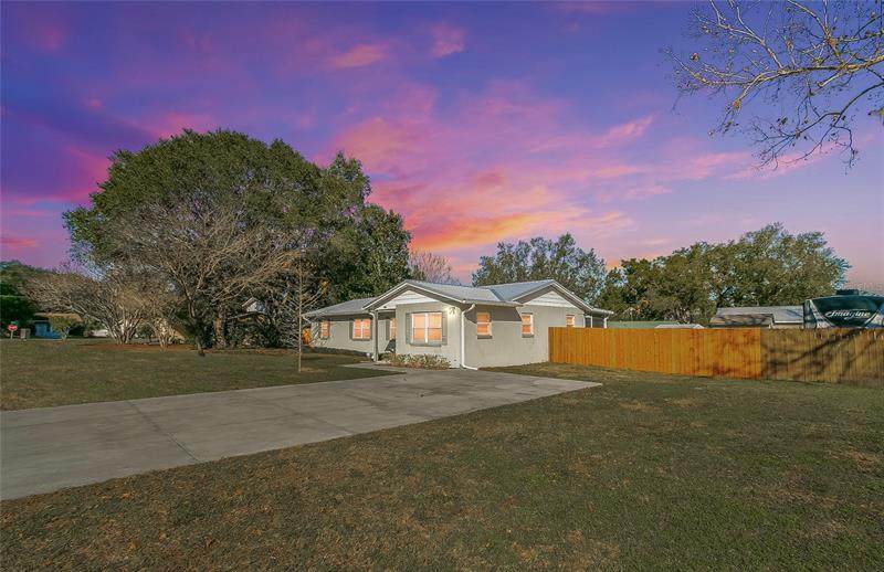 410 Tropic Circle - Photo 1