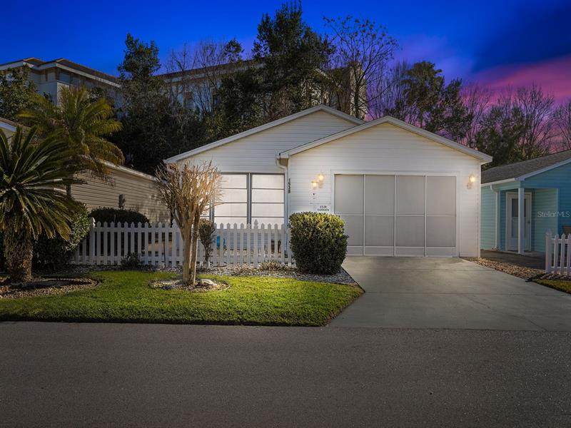 1538 Lozano Avenue - Photo 1