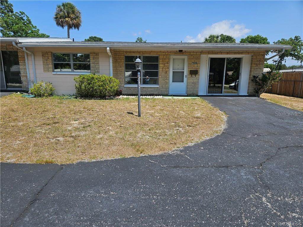 7509 7 RIVERS Drive - Photo 1