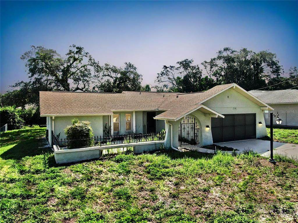 1196 Macfarlane Avenue - Photo 1