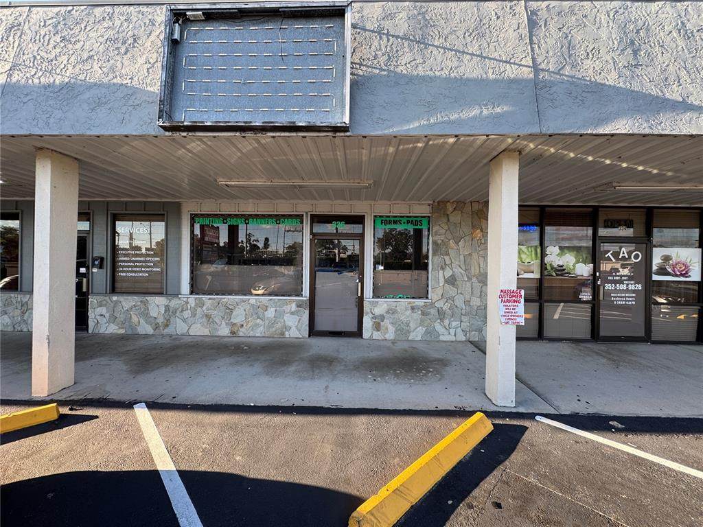 390 Burleigh Boulevard - Photo 1