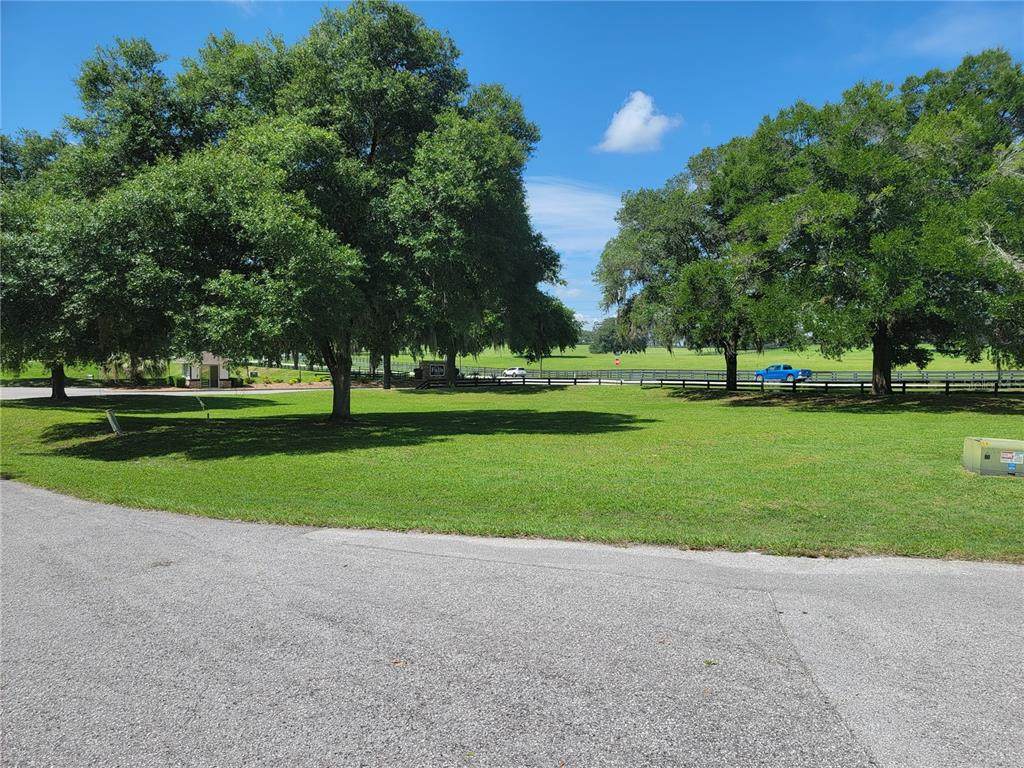 564 79TH Terrace - Photo 1