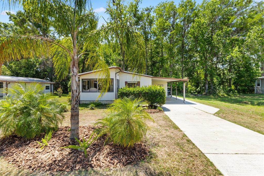 106 Oak Boulevard - Photo 1