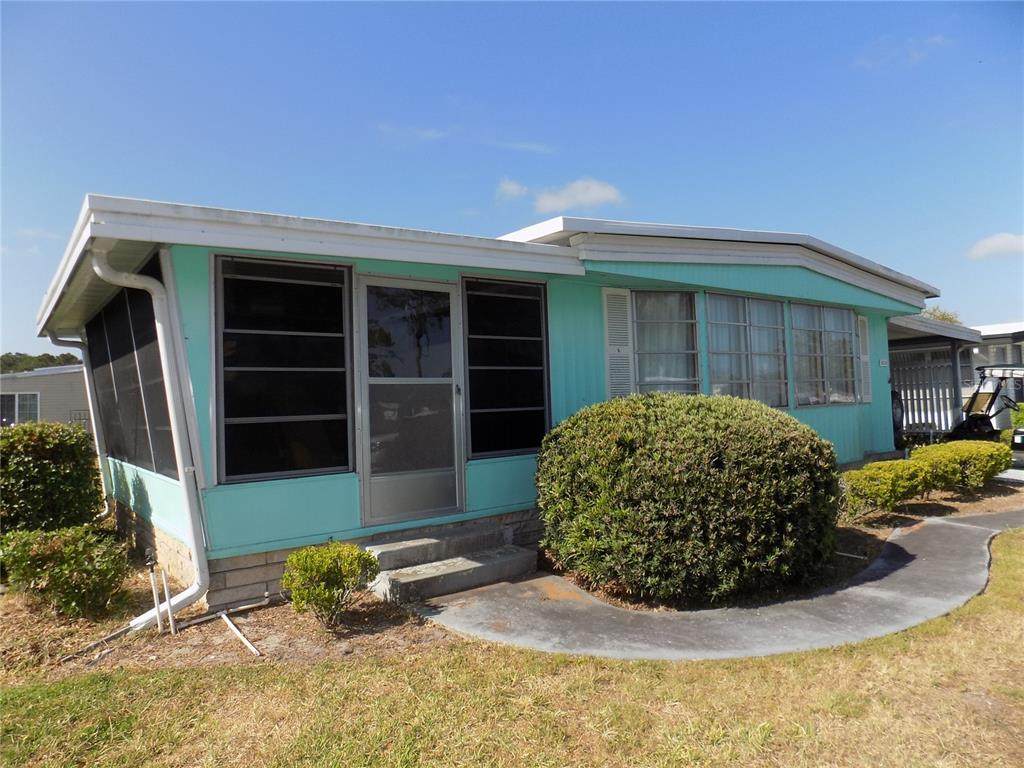 323 Hawthorne Boulevard - Photo 1
