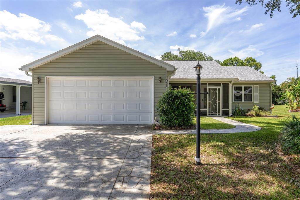 923 Oleander Street - Photo 1