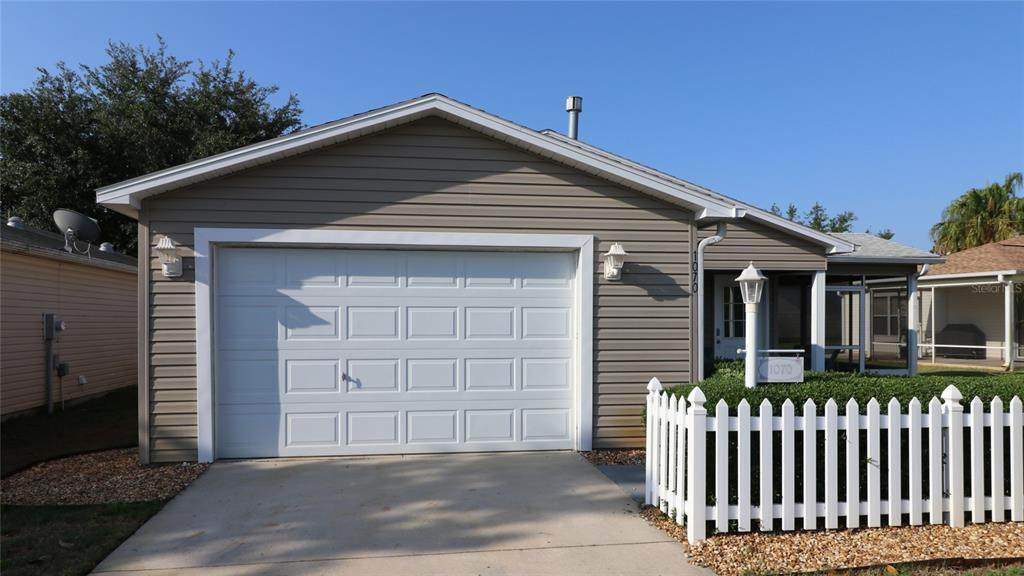 1070 Pinewood Place - Photo 1
