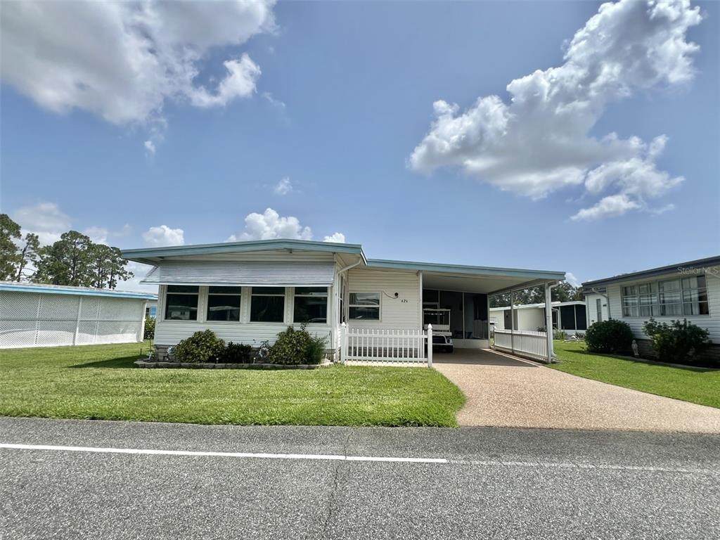 424 Hawthorne Boulevard - Photo 1