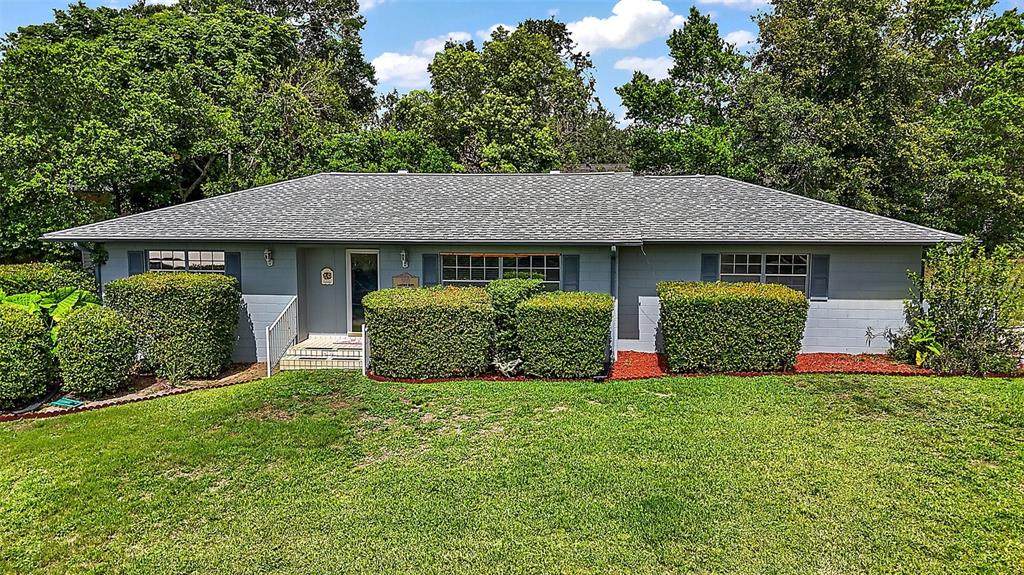 902 Lakeview Drive - Photo 1