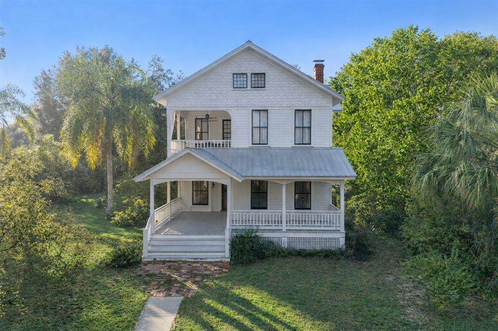 316 Lakeview Drive - Photo 1