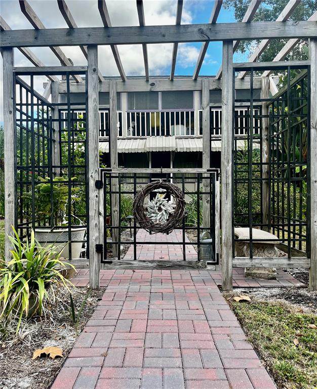 908 Clayton Street - Photo 1