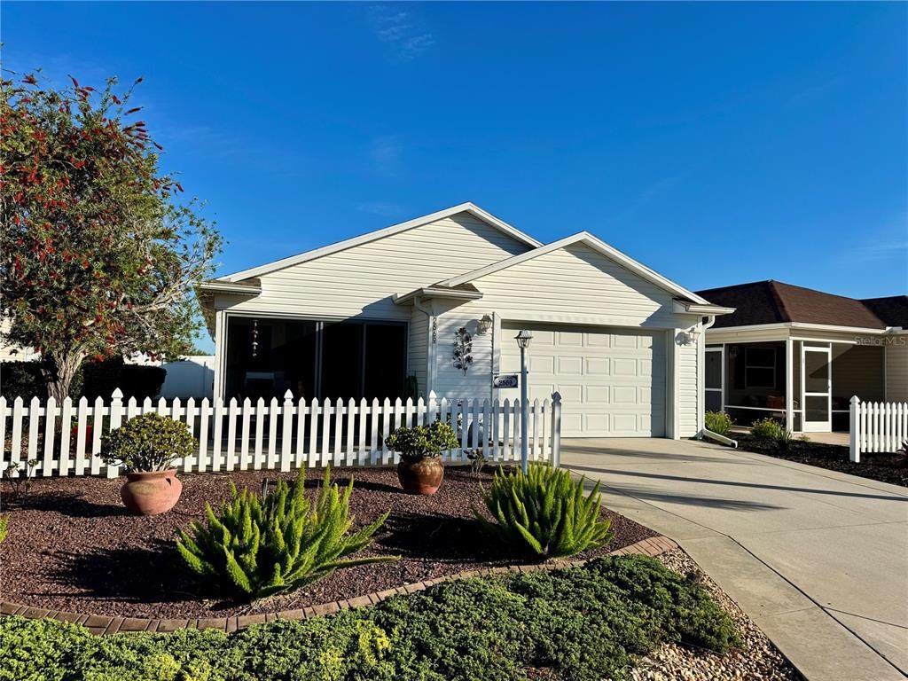 2569 Errol Terrace - Photo 1