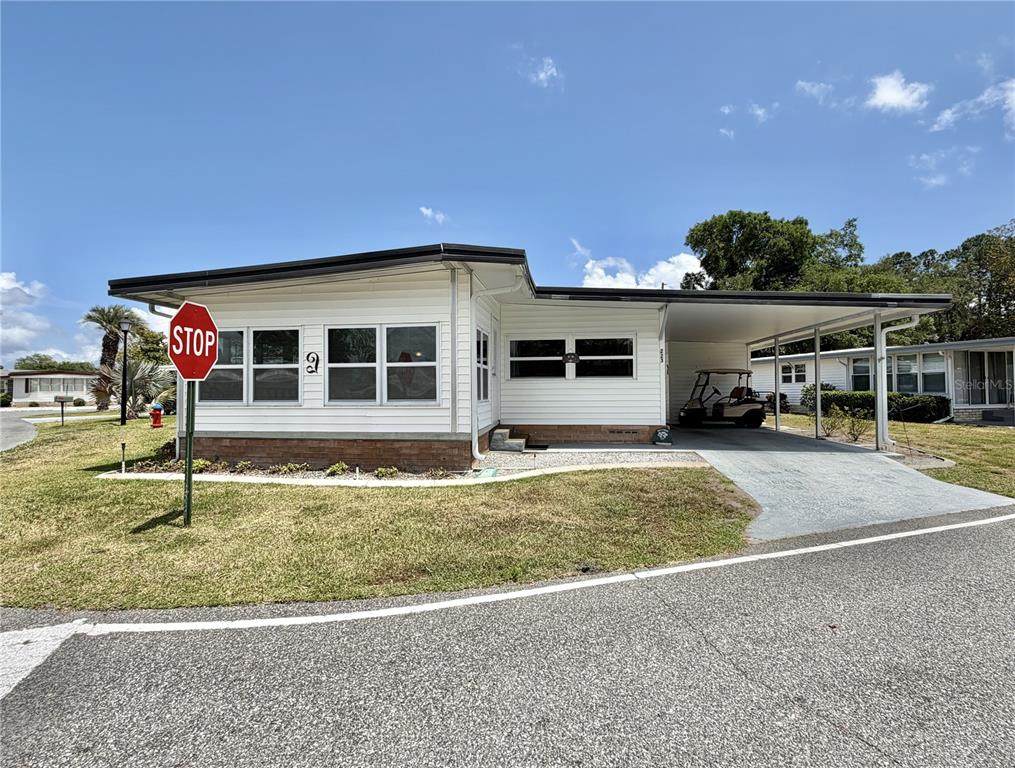 223 Hawthorne Boulevard - Photo 1
