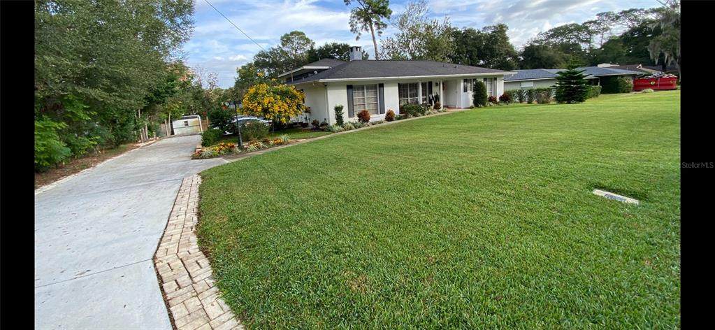 305 White Oak Drive - Photo 1