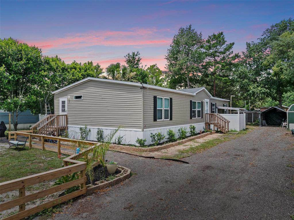 42215 Beech Avenue - Photo 1