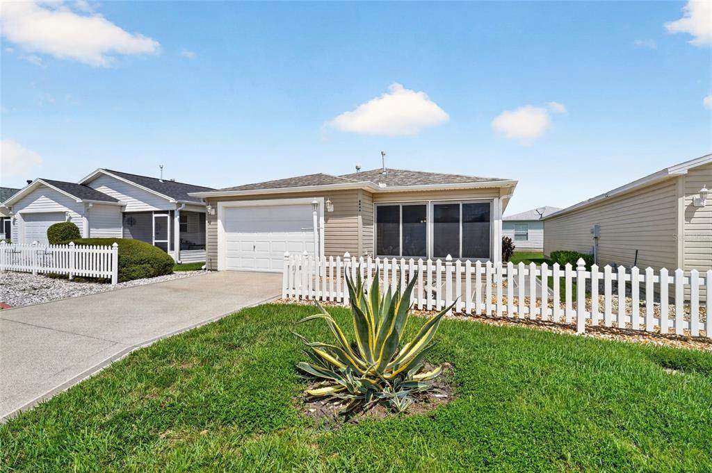 8214 169TH PALOWNIA Loop - Photo 1