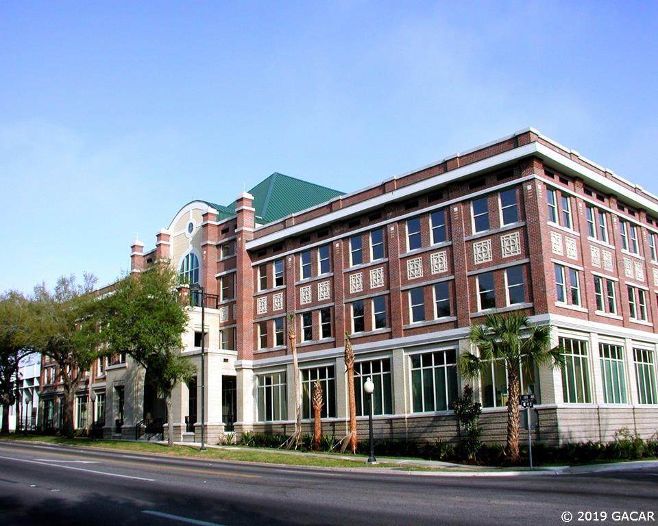 300 University Avenue - Photo 1