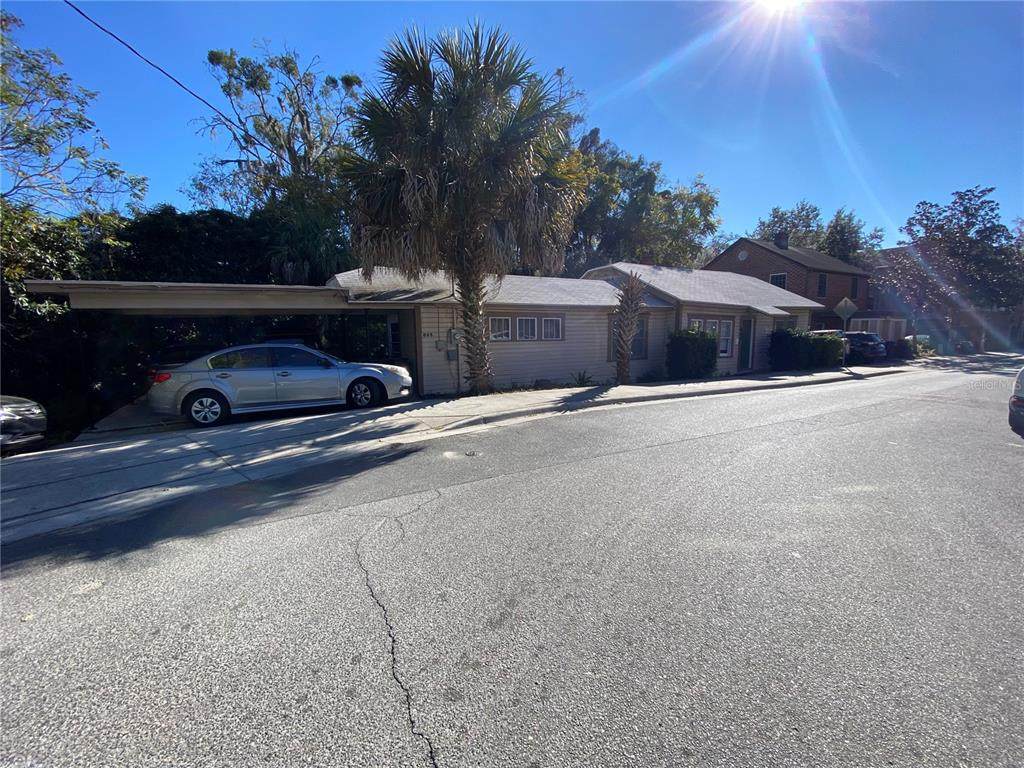 605 9TH Street - Photo 1