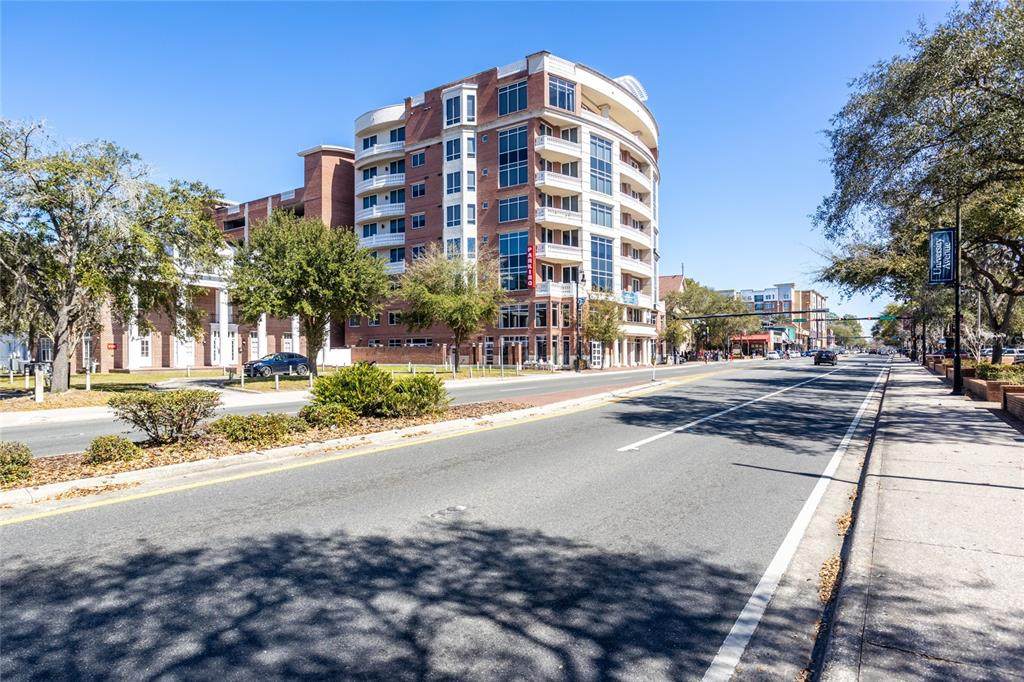 1800 University Avenue - Photo 1
